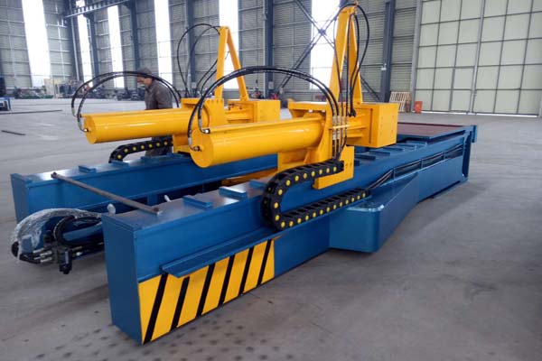 拉彎機制作完工了，待包裝入庫